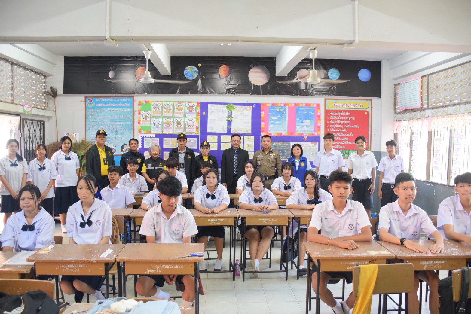 พนักงานเจ้าหน้าที่ส่งเสริมความประพฤตินักเรียนและนักศึกษา ได้ทำการออกตรวจ ติดตาม เฝ้าระวัง ดูแลและป้องกันปัญหาความประพฤตินักเรียนและนักศึกษา เพื่อเป็นการป้องกัน เฝ้าระวัง สถานการณ์ปัญหาความประพฤตินักเรียนและนักศึกษา ตามพื้นที่จุดเส